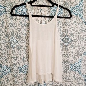 Tank with daisy detail